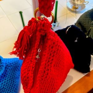 Custom made Triangle Clutch Bags: unlined, can be made to order. Hand crocheted